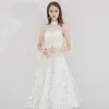 Modern / Fashion White Homecoming Graduation Dresses 2019 A-Line / Princess High Neck Lace Star Sleeveless Floor-Length / Long Formal Dresses