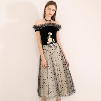 Chic Belle Noire De Retour Robe De Graduation 2019 Princesse De L Épaule Daim Appliques En Dentelle Tachetée Sans Manches Dos Nu Thé Longueur Robe De Ceremonie