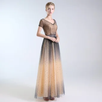 Luxe Champagne Fait Main Perlage Robe De Bal 2019 Princesse V Cou Paillettes Étoile Cristal Manches Courtes Dos Nu Longue Robe De Ceremonie