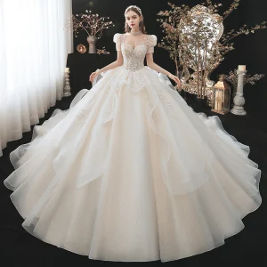 Fantastisk Charmig Champagne Cascading Volanger Bröllopsklänningar 2021 Balklänning Hög Hals Beading Paljetter Appliqués Korta Ärm Halterneck Royal Train Bröllop