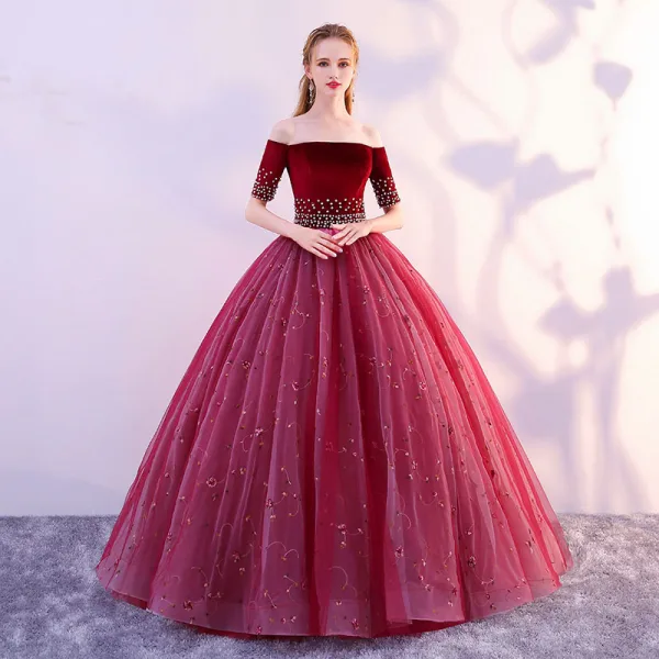 Élégant Bordeaux Robe De Bal 2019 Princesse De l'épaule Daim Fleur Perle En Dentelle Manches Courtes Dos Nu Longue Robe De Ceremonie