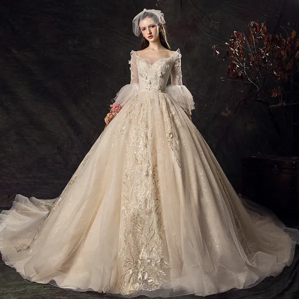 Audrey Hepburn Style Champagne Wedding Dresses 2019 Ball Gown V-Neck Lace Flower Bell sleeves Backless Royal Train