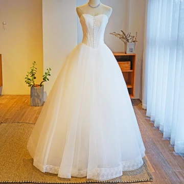 Schlicht Ivory Creme Brautkleider Hochzeitskleider 2019 Ballkleid Bandeau Spitze Ärmellos Rückenfreies Lange
