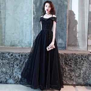 Charmant Noire Robe De Soirée 2019 Princesse Bretelles Spaghetti Perlage Cristal En Dentelle Fleur Manches Courtes Dos Nu Longue Robe De Ceremonie