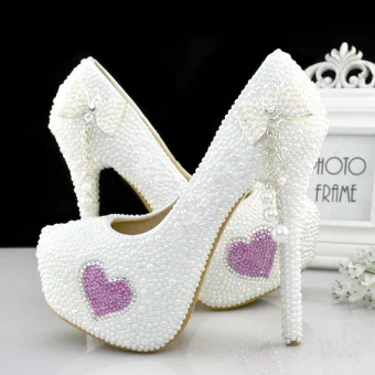 Lovely White Wedding Shoes 2019 Pearl Bow Tassel Rhinestone 14 Cm Stiletto Heels Round Toe Wedding Pumps