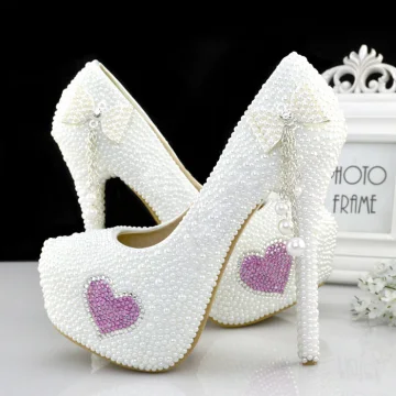 Lovely White Wedding Shoes 2019 Pearl Bow Tassel Rhinestone 14 Cm Stiletto Heels Round Toe Wedding Pumps
