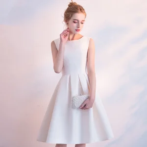 Fine Champagne Homecoming Graduation Kjoler 2018 Prinsesse Sløyfe Scoop Halsen Uten Ermer Knelengde Formelle Kjoler