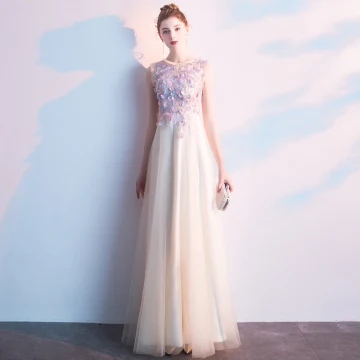 Elegant Champagne Prom Dresses 2019 A Line Princess Scoop Neck Appliques Lace Flower Sleeveless Floor Length Long Formal Dresses