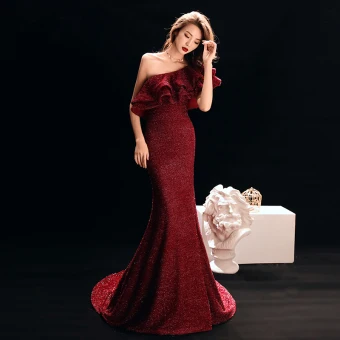 Sexy Bordeaux Robe De Soirée 2019 Trompette Sirène Une Épaule Glitter Satin Manches Courtes Dos Nu Train De Balayage Robe De Ceremonie