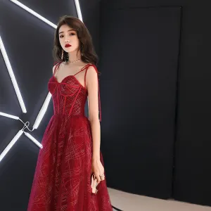 Charmant Bordeaux Robe De Soirée 2019 Princesse Bretelles Spaghetti Noeud Paillettes Sans Manches Dos Nu Longue Robe De Ceremonie