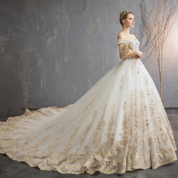 Luksus Champagne 2019 Brudekjoler Ballkjole Av Skulderen Knapper Blonder Blomst Uten Ermer Ryggløse Royal Train