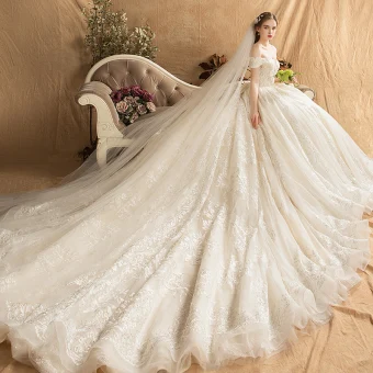 Luxe Champagne Trouwjurken 2019 Baljurk Uit De Schouder Kralen Parel Rhinestone Kant Bloem Korte Mouwen Ruglooze Royal Train