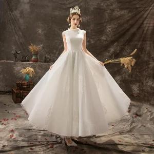 Elegant Solid Color Ivory Wedding Dresses 2019 A Line Princess Scoop Neck Sleeveless Lace Floor Length Long