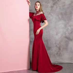 Chic Belle Bordeaux Robe De Soirée 2019 Trompette Sirène Col Haut Perlage Cristal Manches Courtes Train De Balayage Robe De Ceremonie