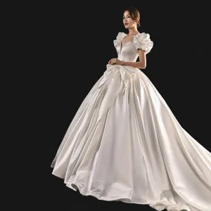 High End Elegant Ivory Pearl Satin Wedding Dresses 2021 Ball Gown Square Neckline Short Sleeve Backless Bow Court Train Wedding