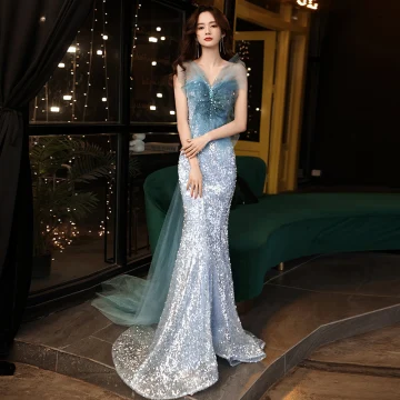 Étourdissant Bleu Ciel Paillettes Robe De Soirée 2021 Trompette Sirène Bustier Sans Manches Dos Nu Noeud Train De Balayage Soirée Robe De Ceremonie