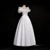 Vintage / Retro Modest / Simple Ivory Satin Wedding Dresses 2021 A-Line / Princess Square Neckline Short Sleeve Backless Tea-length Wedding