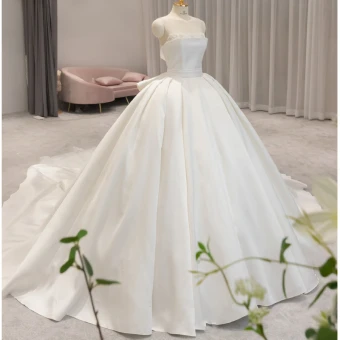 Vintage Originale Haut De Gamme Ivoire Robe De Mariée 2021 Robe Boule Encolure Dégagée Perlage Perle Faux Diamant Sans Manches Dos Nu Royal Train Mariage