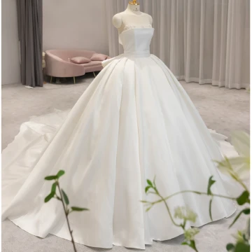 Vintage Originale Haut De Gamme Ivoire Robe De Mariée 2021 Robe Boule Encolure Dégagée Perlage Perle Faux Diamant Sans Manches Dos Nu Royal Train Mariage