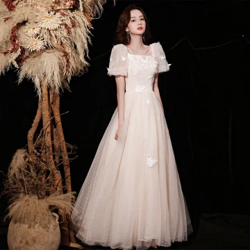 Élégant Champagne En Dentelle Papillon Robe De Bal 2021 Princesse Encolure Carrée Manches Courtes Dos Nu Longue Promo Robe De Ceremonie