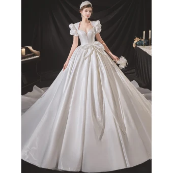 Style Victorien Vintage Originale Ivoire Satin Robe De Mariée 2021 Robe Boule Perle Encolure Carrée Gonflée Manches Courtes Noeud Dos Nu Royal Train Mariage