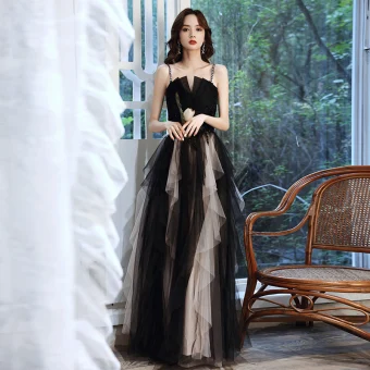 Abordable Noire Volants Robe De Bal 2021 Princesse Bretelles Spaghetti Perlage Paillettes En Dentelle Fleur Sans Manches Dos Nu Longue Promo Robe De Ceremonie