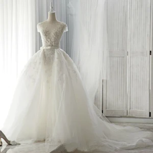 Chic Beautiful Ivory Wedding Dresses 2017 Short Sleeve Appliques Lace Backless Ruffle Tulle Sash Detachable Court Train