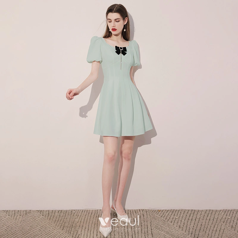 Fashion Sage Green Homecoming Short Graduation Dresses 2021 A-Line /  Princess Square Neckline Rhinestone Bow Short Sleeve Formal Dresses