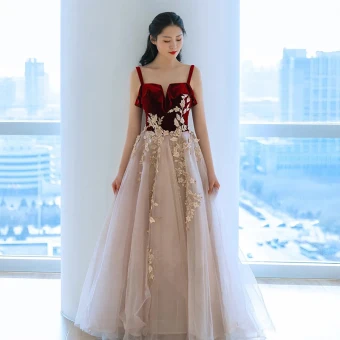 Chic Belle Bordeaux Daim Robe De Bal 2021 Princesse Bretelles Spaghetti Perlage En Dentelle Fleur Sans Manches Dos Nu Longue Promo Robe De Ceremonie