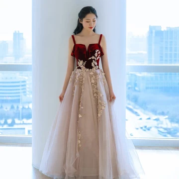 Chic Belle Bordeaux Daim Robe De Bal 2021 Princesse Bretelles Spaghetti Perlage En Dentelle Fleur Sans Manches Dos Nu Longue Promo Robe De Ceremonie