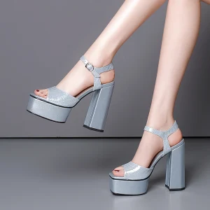Chic Belle Gris Vêtement De Rue Sandales Femme 2021 Cuir 13 Cm Talons Épais Bride Cheville Peep Toes Bout Ouvert Sandales Talons Hauts