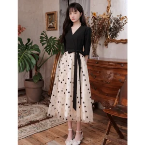 Fashion Black Homecoming Star Bow Graduation Dresses 2021 A Line Princess V Neck 1 2 Sleeves Tea Length Formal Dresses