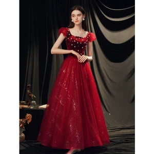 Charmant Daim Bordeaux Robe De Bal 2021 Princesse Encolure Carrée Perle Paillettes Dos Nu Longue Promo Robe De Ceremonie