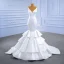 Haut de Gamme Ivoire Volants en Cascade Satin Robe De Mariée 2021 Trompette / Sirène V-Cou Sans Manches Dos Nu Tribunal Train Mariage
