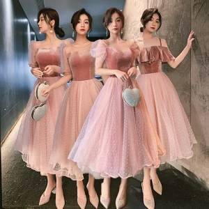 Snygga Fina Rodnande Rosa Mocka Tärnklänningar 2021 Prinsessa Fyrkantig Ringning Korta Ärm Halterneck Te Längd Klänning Till Bröllop