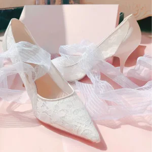 Charmant Ivoire En Dentelle Fleur Chaussure De Mariée 2021 Cuir 5 Cm Talons Aiguilles À Bout Pointu Mariage Talons Hauts Escarpins