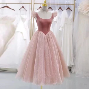 Vintage Rødmende Rosa Suede Ballkjoler 2021 Prinsesse U Hals Korte Ermer Te Lengde Ball Formelle Kjoler