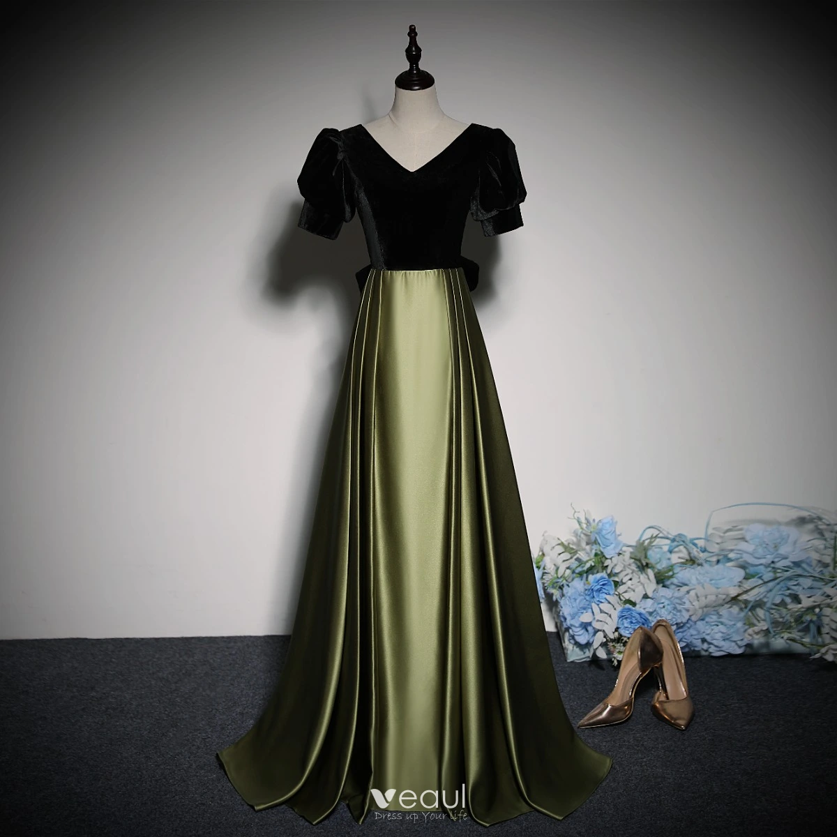 green emerald velvet dress The Celtic Emerald Archive: 2026 Mommy and Me State Gala Commissions M