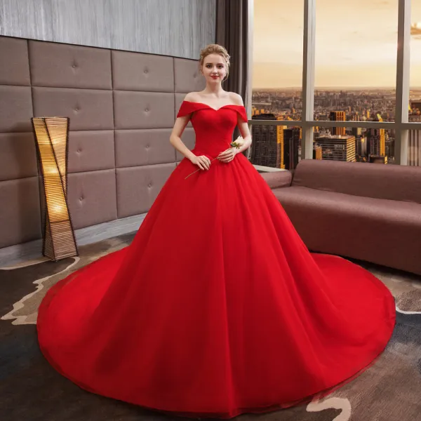 Simple Couleur Unie Rouge Robe De Mariée 2019 Princesse De l'épaule Manches Courtes Dos Nu Royal Train