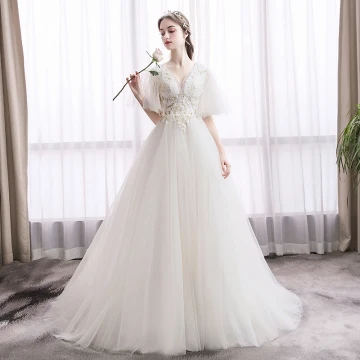 Élégant Ivoire Robe De Mariée 2019 Princesse V Cou En Dentelle Fleur Manches Courtes Dos Nu Tribunal Train