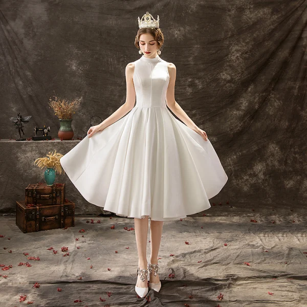 Modest Simple Ivory Wedding Dresses 2019 A-Line Princess High Neck Lace Flower Buttons