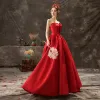 Style Audrey Hepburn Couleur Unie Rouge Robe De Bal 2019 Princesse Bustier Sans Manches Dos Nu Tribunal Train Robe De Ceremonie