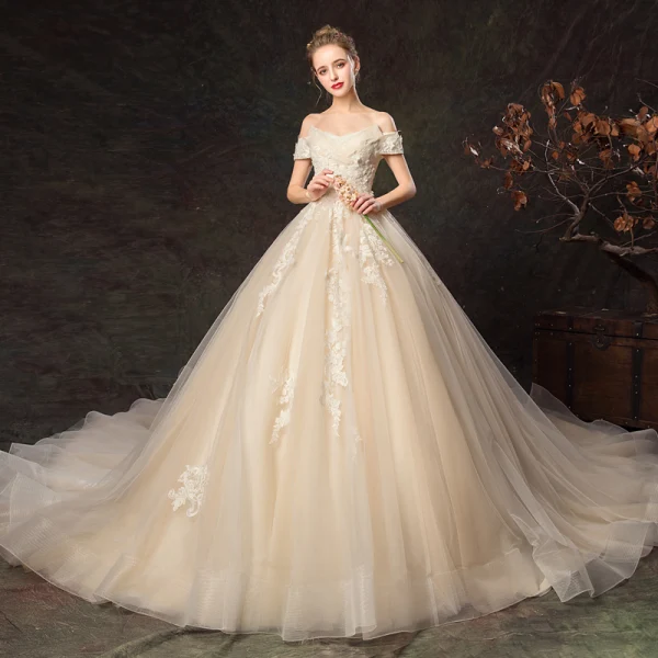 Chic / Belle Champagne Robe De Mariée 2019 Princesse De l'épaule Perle Appliques En Dentelle Fleur Manches Courtes Dos Nu Cathedral Train