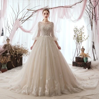Luxe Champagne Robe De Mariée 2019 Princesse Encolure Dégagée Perlage En Dentelle Fleur 3 4 Manches Dos Nu Cathedral Train