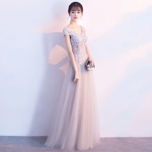 Chic Belle Gris Robe De Soirée 2018 Princesse En Dentelle Appliques Faux Diamant V Cou Dos Nu Sans Manches Longue Robe De Ceremonie