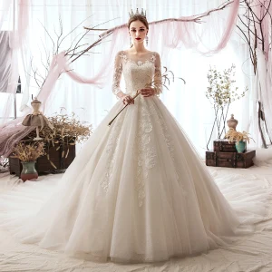 Luxe Champagne Robe De Mariée 2019 Princesse Encolure Dégagée Paillettes En Dentelle Fleur 3 4 Manches Dos Nu Cathedral Train