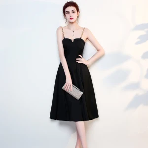 Simple Couleur Unie Noire Robe De Soirée 2019 Princesse Métal Bretelles Spaghetti Sans Manches Dos Nu Mi Longues Robe De Ceremonie