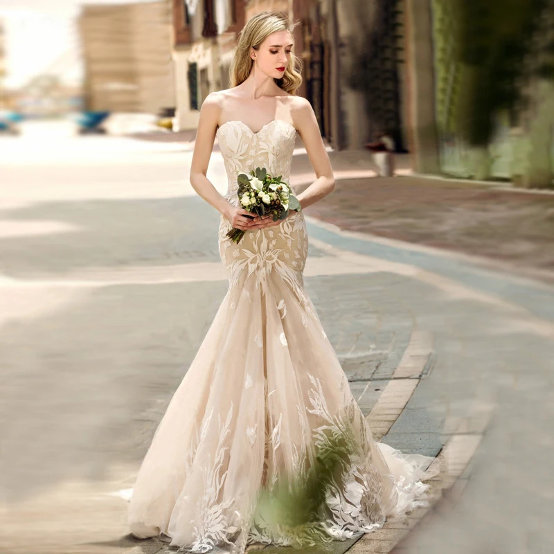 Sjarmerende Champagne Brudekjoler 2019 Trompet Havfrue Kjæreste Blonder Blomst Uten Ermer Ryggløse Domstol Tog