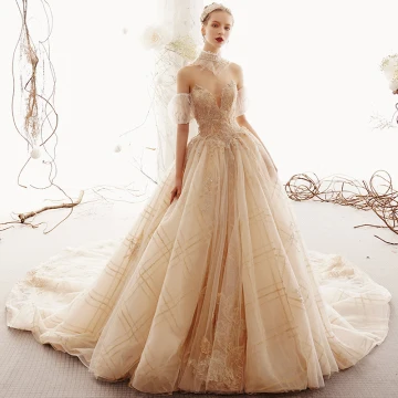 Charmant Champagne Robe De Mariée 2019 Princesse Amoureux Perlage En Dentelle Fleur Paillettes Sans Manches Dos Nu Cathedral Train