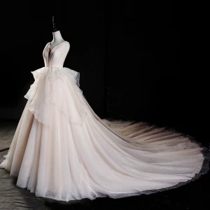 Luksus Champagne Brudekjoler 2019 Prinsesse V Hals Glitter Tyll Gripende Ruffles Uten Ermer Ryggløse Cathedral Train